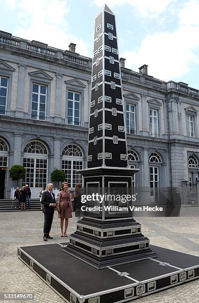 - La Reine Mathilde visite l'exposition "@yourservice"au Palais d'Egmont. Cette exposition est organisée par le SPF Affaires étrangères à l'occasion...