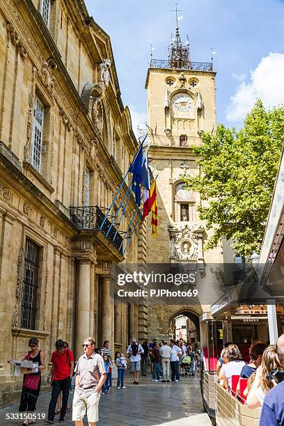 torre del ayuntamiento de aix en provence - aix en provence fotografías e imágenes de stock