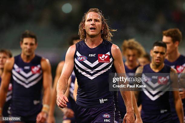 David Mundy of the Dockers leads his team from the field at the half time break during the round nine AFL match between the Fremantle Dockers and the...