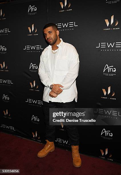 Drake arrives at JEWEL Nightclub opening weekend at ARIA Resort & Casino on May 21, 2016 in Las Vegas, Nevada.