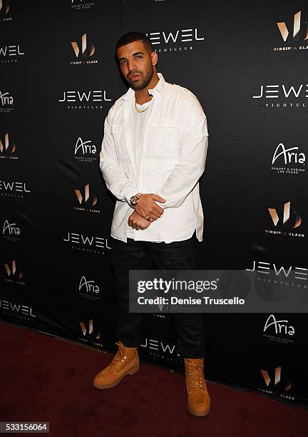 Drake arrives at JEWEL Nightclub opening weekend at ARIA Resort & Casino on May 21, 2016 in Las Vegas, Nevada.