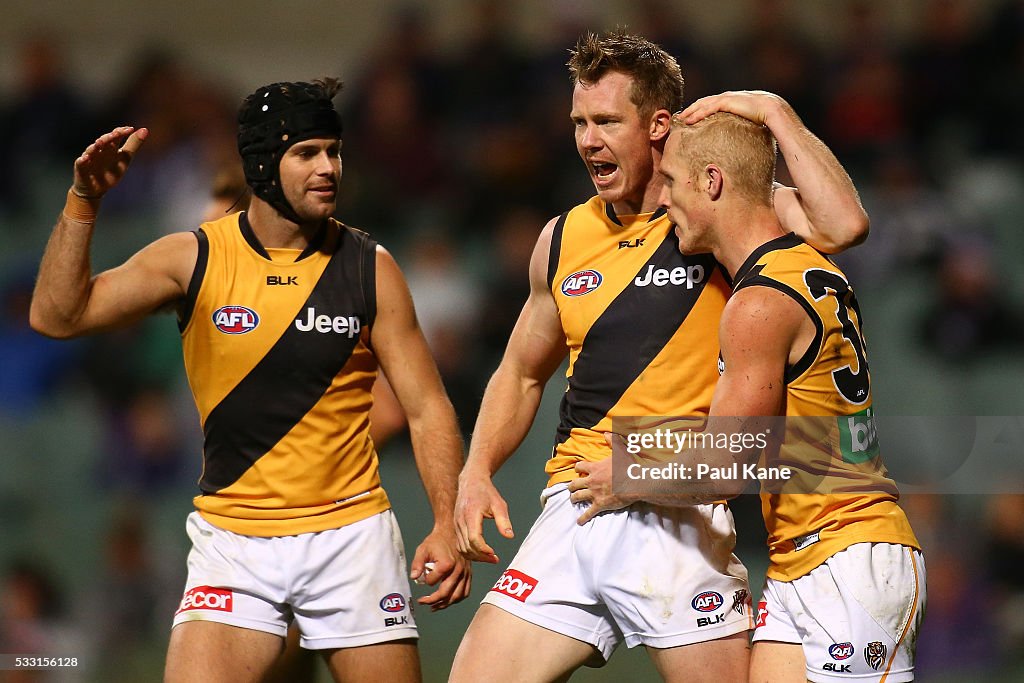 AFL Rd 9 - Fremantle v Richmond