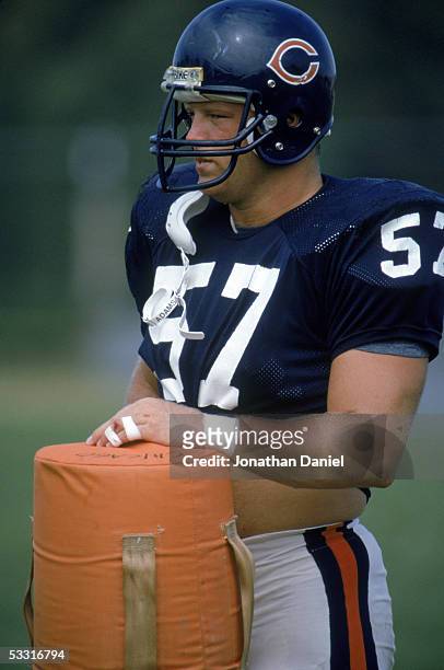 Tom Thayer of the Chicago Bears works out during Training Camp in July 1985 at the University of Wisconsin-Platteville in Platteville, Wisconsin.