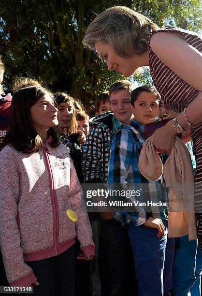 - La Reine Mathilde, en visite au Campus D'Hek à Landen, prend connaissance du projet pilote de Wikifin.be en matière d'éducation financière : "Bien...