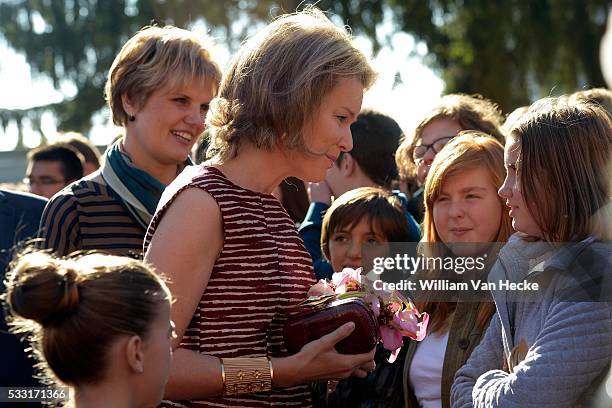 - La Reine Mathilde, en visite au Campus D'Hek à Landen, prend connaissance du projet pilote de Wikifin.be en matière d'éducation financière : "Bien...