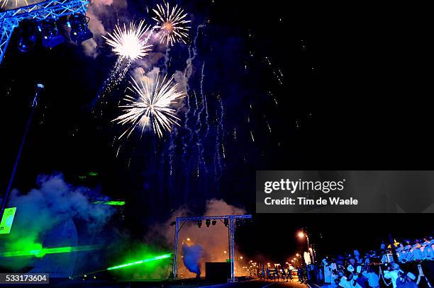 1st Tour of Oman 2010 / Stage 1 Opening Ceremoni / Illustration Illustratie / Night Nocturne Nacht / Peleton Peloton / Fire work Feu d'artifice...