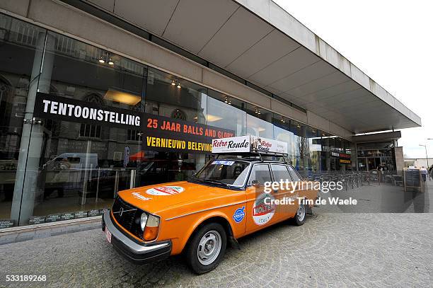 Days De Panne 2010 / Stage 1 Illustration Illustratie / Centre Tour of Flanders / Centrum Ronde van Vlaanderen Flandre / Retro Ronde Car Voiture Auto...