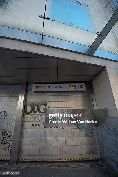 - Menace terroriste sur Bruxelles: fermeture du métro - Terreurdreiging in Brussel: meyro gesloten Brussels, november 23, 2015 Terror threaten in...