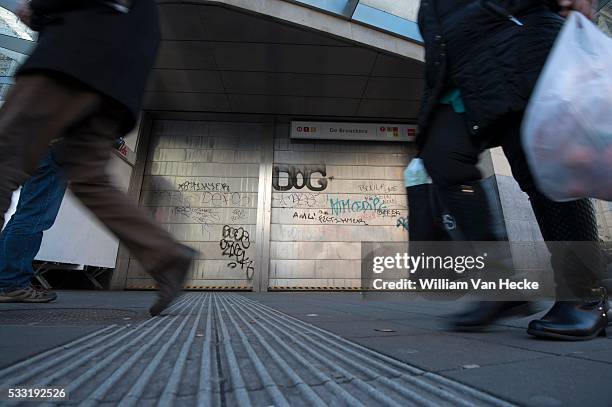 - Menace terroriste sur Bruxelles: fermeture du métro - Terreurdreiging in Brussel: meyro gesloten Brussels, november 23, 2015 Terror threaten in...