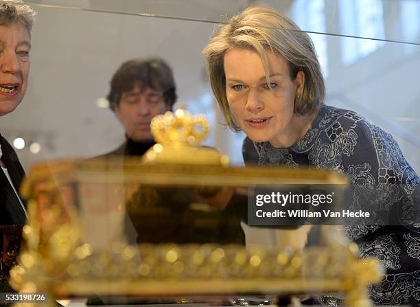 - La Reine Mathilde visite l'exposition 'Design Derby Nederland-België ' au Design museum Gent de Gand. Le Design museum Gent y montre, en...