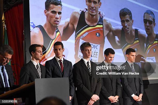 - Le Prince Laurent remet le Trophée National du Mérite Sportif 2015 à l'équipe belge de relais 4 x 400 m hommes - Prins Laurent rijkt de Nationale...