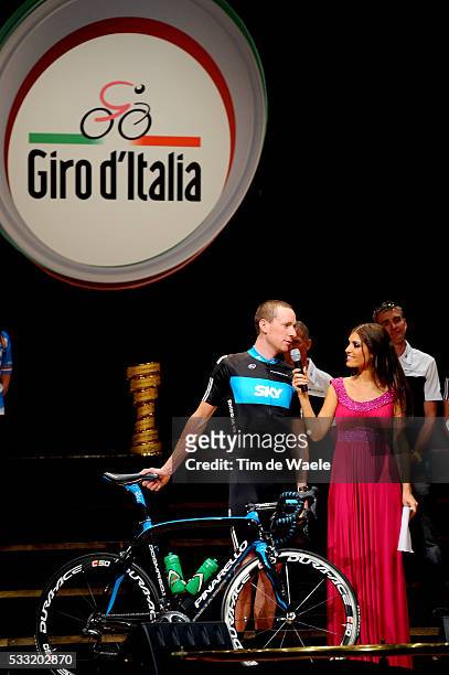 93th Giro d'Italia 2010 / Presentation Team Sky / Bradley WIGGINS / Yolanthe CABAU van KASBERGEN / Tour of Italy / Ronde van Italie / Presentatie /...
