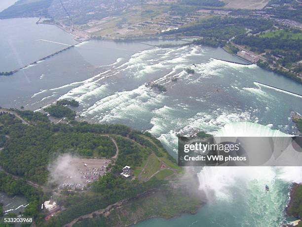 aerial view of niagra falls - horseshoe falls stock pictures, royalty-free photos & images