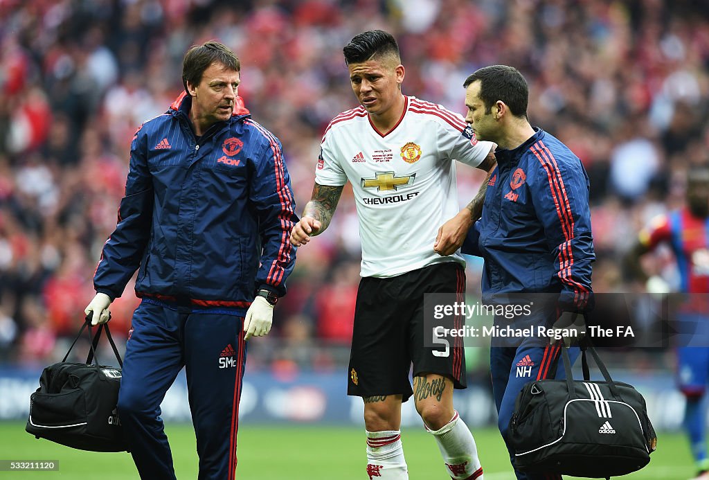 Manchester United v Crystal Palace - The Emirates FA Cup Final