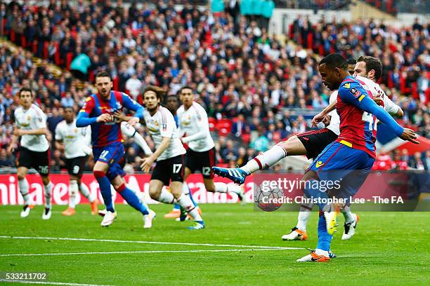 Jason Puncheon of Crystal Palace scores his team's first goal during The Emirates FA Cup Final match between Manchester United and Crystal Palace at...