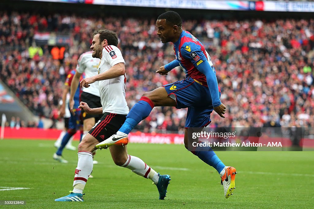 Manchester United v Crystal Palace - The Emirates FA Cup Final