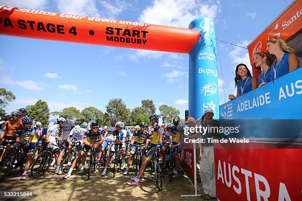 15th Santos Tour Down Under 2013/ Stage 5 Ilustration Ilustratie/ Peloton Peleton/ Start Departure/ Miss Hostess Models/ Modbury-Tanuda / TDU/ Etape...