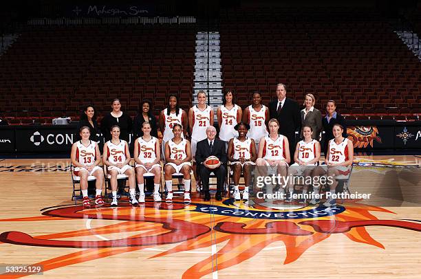 Bottom row Lindsay Whalen, Jennifer Derevjanik, Katie Douglas, Nykesha Sales, Head coach Mike Thibault, Taj McWilliams Franklin, Margo Dydek, Jamie...