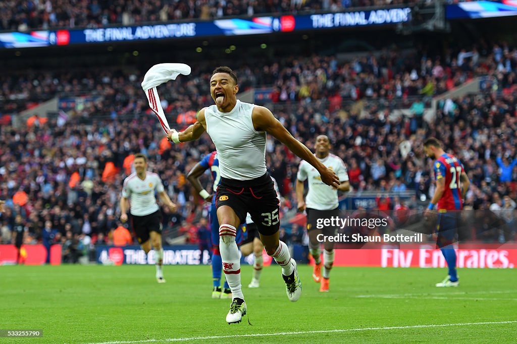 Manchester United v Crystal Palace - The Emirates FA Cup Final