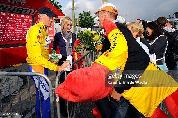 Tour de Suisse 2010 / Stage 7 Podium Arrival / GESINK Robert Yellow Jersey + Daisy Girlfriend Copine Vriendin / Dick + Ria / Celebration Joie Vreugde...