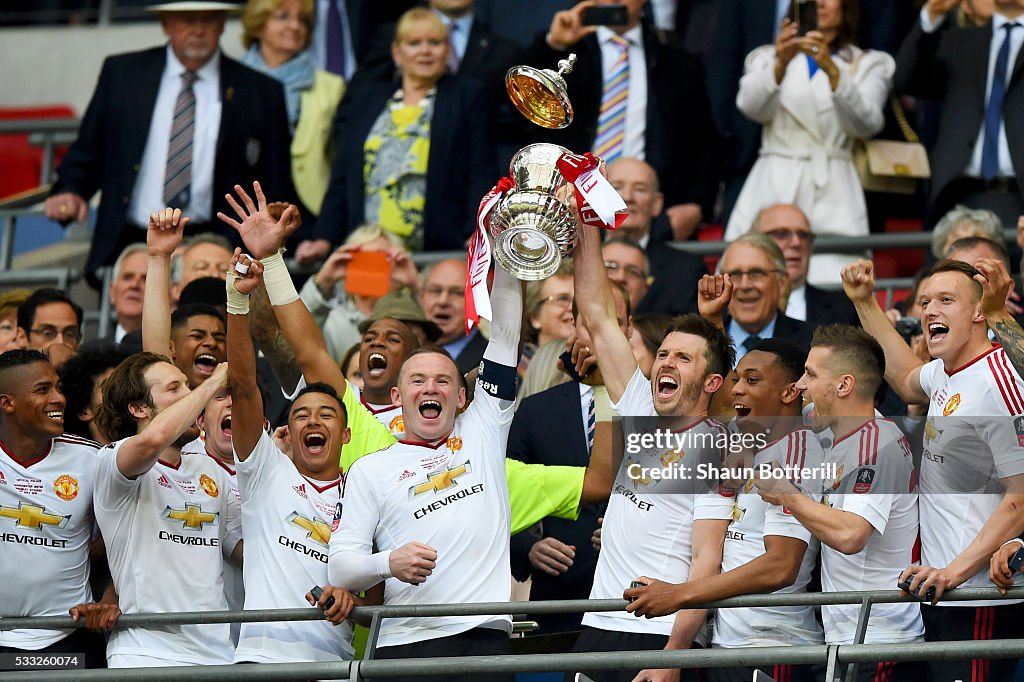 Manchester United v Crystal Palace - The Emirates FA Cup Final