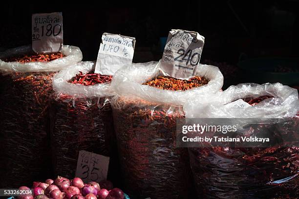 red pepper at the asian market - mumbai market stock pictures, royalty-free photos & images