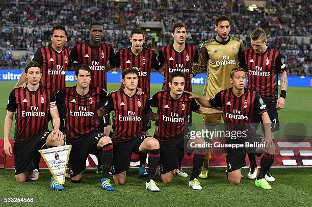 Team of AC Milan prior the TIM Cup match between AC Milan and Juventus FC at Stadio Olimpico on May 21, 2016 in Rome, Italy.