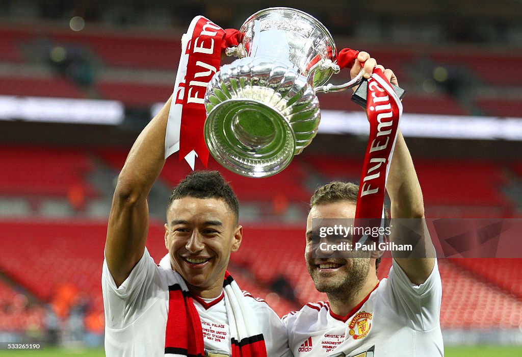 Manchester United v Crystal Palace - The Emirates FA Cup Final