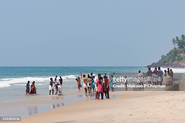 varkala beach, thiruvananthapuram, kerala, india - kerala surf stock-fotos und bilder
