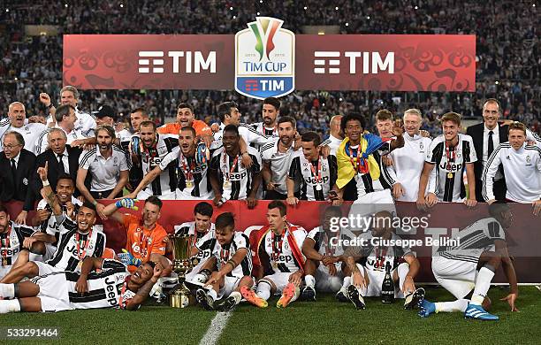 Players of Juventus FC celebrate the victory after the TIM Cup match between AC Milan and Juventus FC at Stadio Olimpico on May 21, 2016 in Rome,...