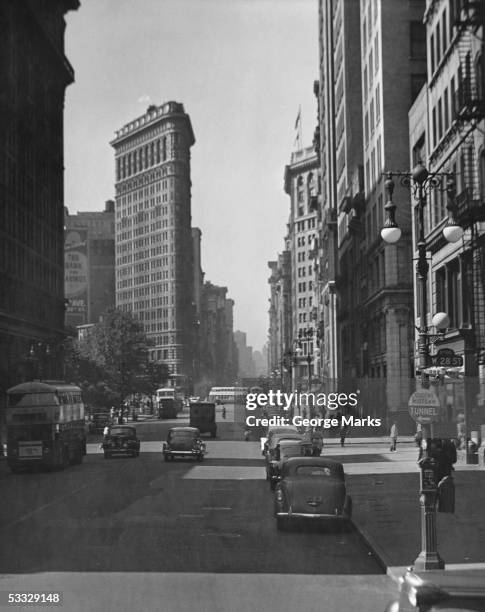 510 Fifth Avenue 1950s Stock Photos, High-Res Pictures, and Images - Getty Images