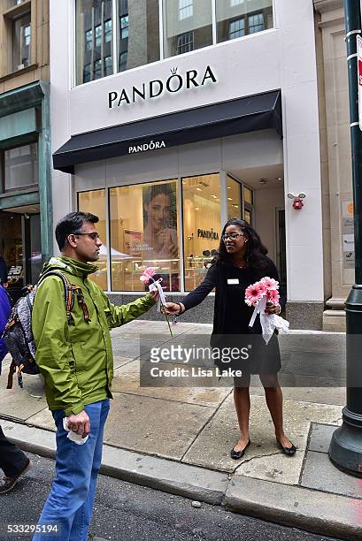 Jeg accepterer det Puno Oberst 2,092 Pandora Jewelry In Store Photos and Premium High Res Pictures - Getty  Images