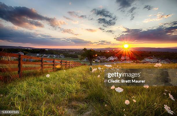 overlooking blacksburg virginia and virginia tech - blacksburg stockfoto's en -beelden