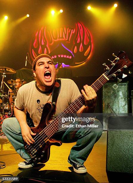 Xaj Rocks 15 Bass Player Tye Zamora Of Alien Ant Farm Stock Photos, High-Res ...