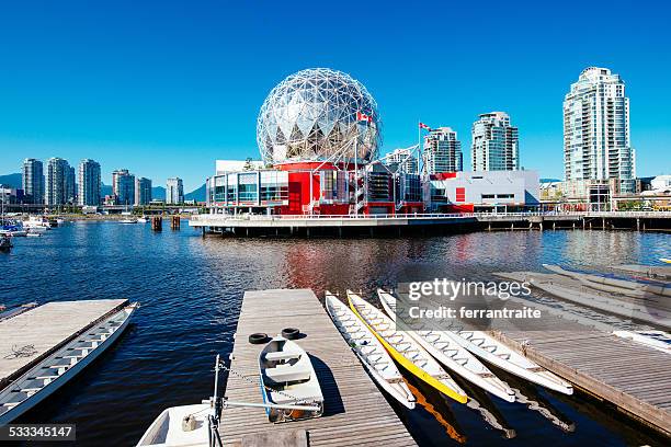 vancouver skyline canada - vancouver canada stockfoto's en -beelden