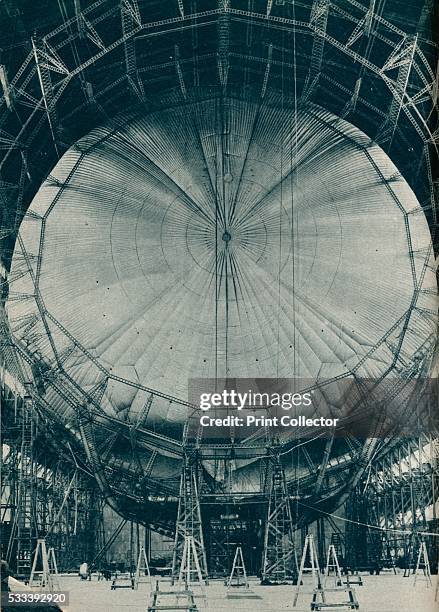 Blimp R101 396 Blimp Interior Stock Photos, High-Res Pictures, and Images - Getty ...