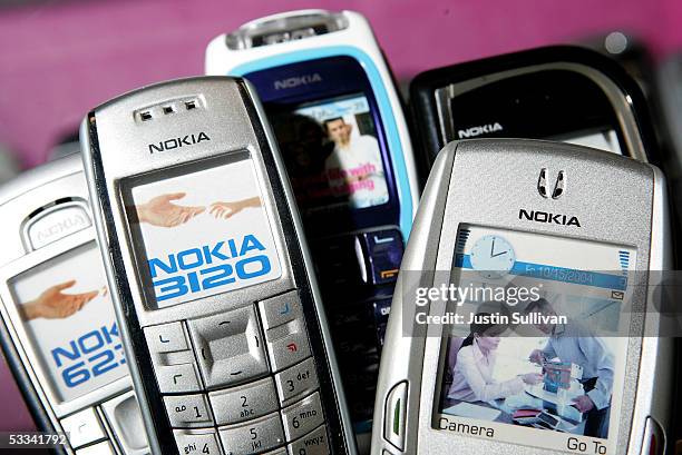 Android Phone 2005 4,700 Nokia Phone Stock Photos, High-Res Pictures, and Images - Getty ...