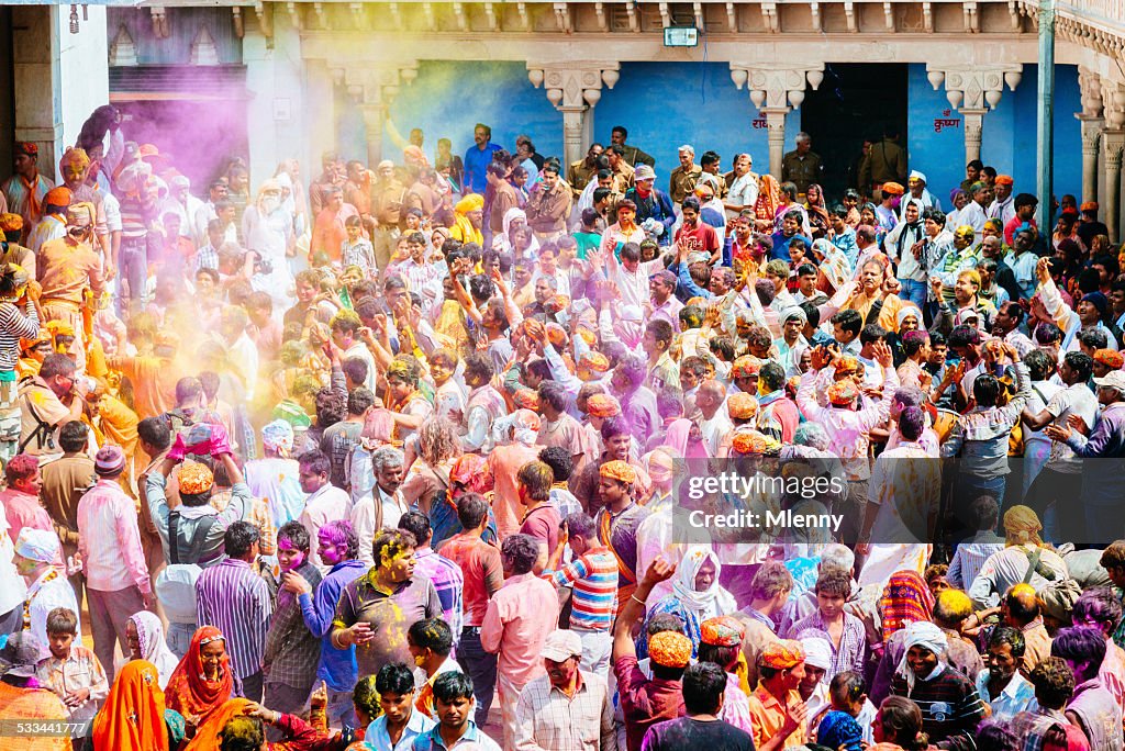 Holi Festival de la India celebra multitud