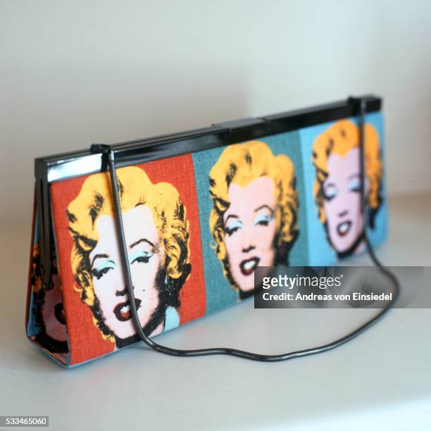 101 Marilyn Monroe Handbag Stock Photos, High-Res Pictures, and Images -  Getty Images