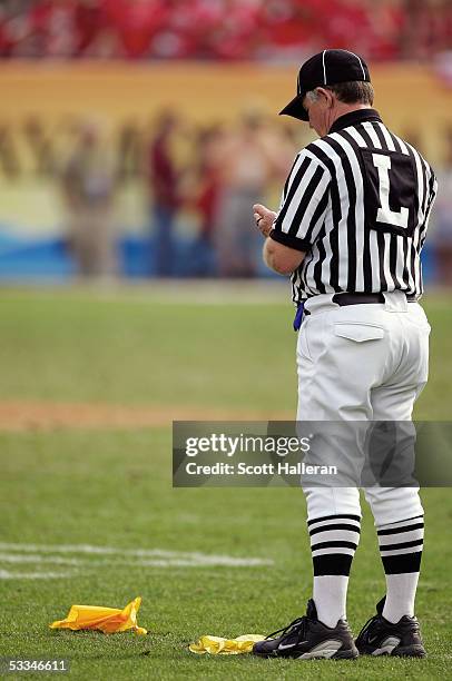 Throwing Refs 88 Referee Throwing Flag Stock Photos, High-Res Pictures, and Images ...