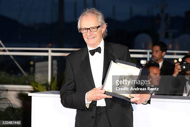Director Ken Loach poses after being awarded the Palme d'Or for the movie 'I, Daniel Blake' during the Palme D'Or Winner Photocall during the 69th...