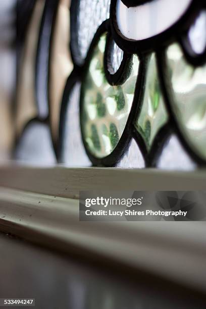 green puckered stained glass - lucy shires - fotografias e filmes do acervo