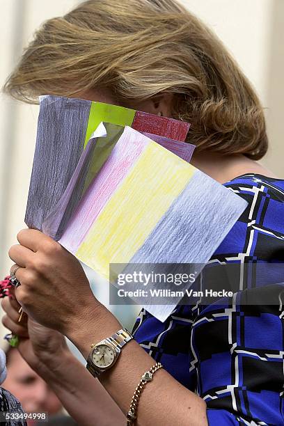 - La Reine Mathilde visite le Relais Social du Pays de Liège , un réseau qui aide toute personne en détresse sociale à Liège - Koningin Mathilde...