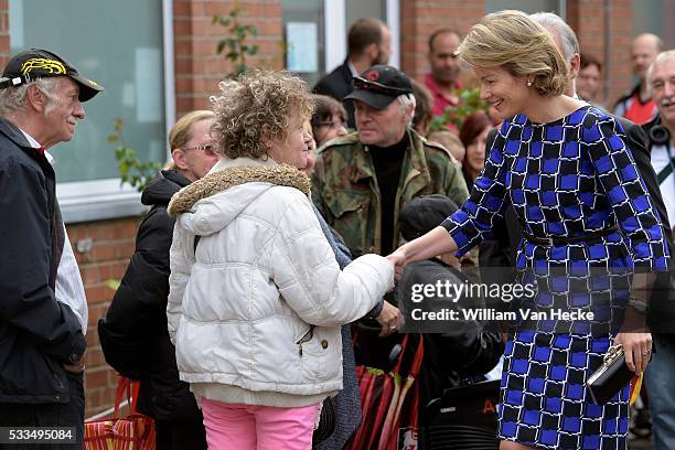 - La Reine Mathilde visite le Relais Social du Pays de Liège , un réseau qui aide toute personne en détresse sociale à Liège - Koningin Mathilde...