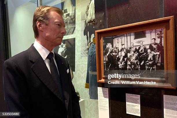 - Le Grand Duc Henri de Luxembourg visite l'Exposition "14-18, c'est notre Histoire" Musée de l'Armée - Bezoek van Groot Hertog Henri van Luxemburg...