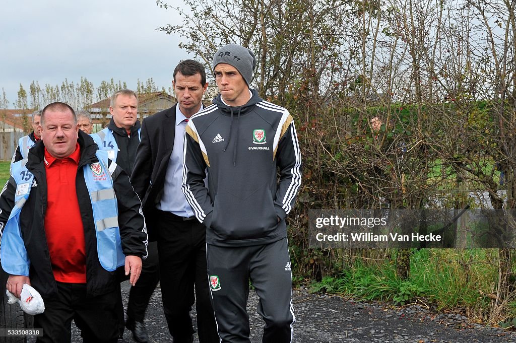 Gareth Bale visits Langemark Poelkapelle