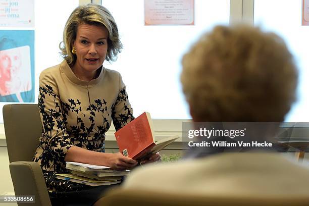 - La Reine Mathilde participe à la semaine de lecture à haute voix haute organisée par la "Stichting Lezen" au Centre de soins pour bénéficiaires...