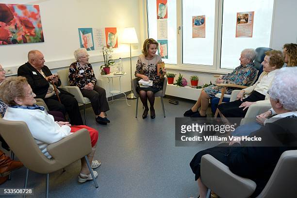 - La Reine Mathilde participe à la semaine de lecture à haute voix haute organisée par la "Stichting Lezen" au Centre de soins pour bénéficiaires...