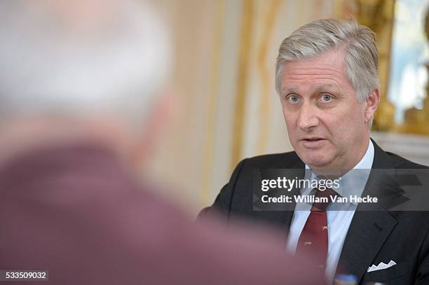 - Le Roi Philippe préside une table ronde dans le cadre du 50e anniversaire de la sécurité sociale et de l'INAMI, sur le thème l'Accès aux soins de...