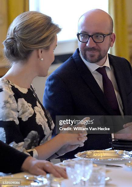 - Le Roi Philippe et la Reine Mathilde reçoivent les membres du Gouvernement fédéral Michel Ier à déjeuner au Palais de Bruxelles - De Koning en de...